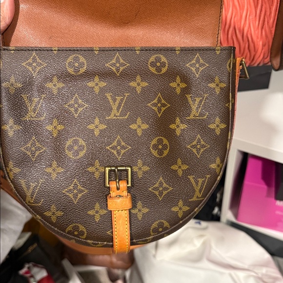 Louis Vuitton Monogram Crossbody Bag with replacement crossbody strap - Picture 5 of 8